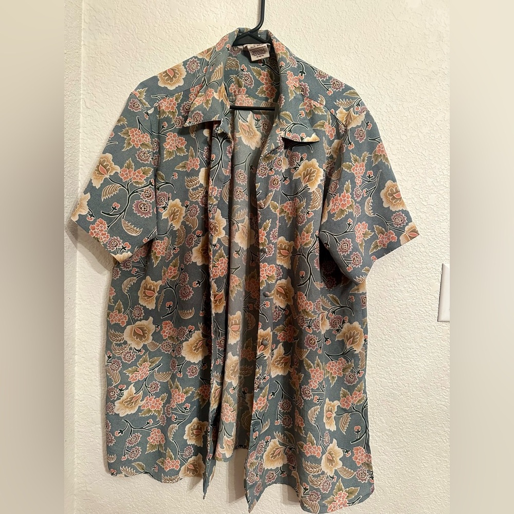 Vintage 80’s Worthington women’s floral pattern collared short sleeve button up